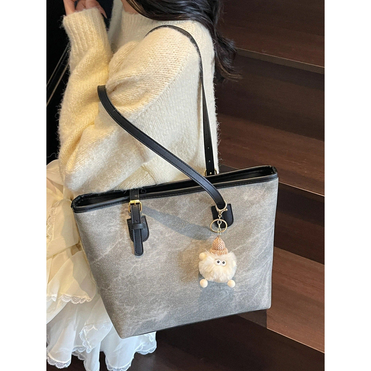 Spacious Multi-Functional Tote Bag LoungeYard — product view 3