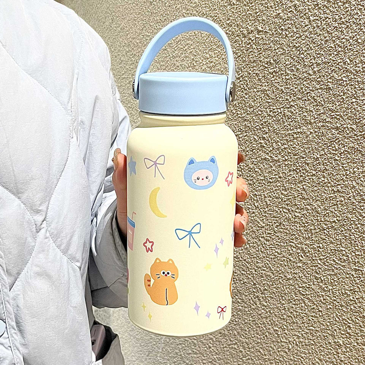 Women’s insulated bottle with practical carrying bag and playful design LoungeYard — product view 1