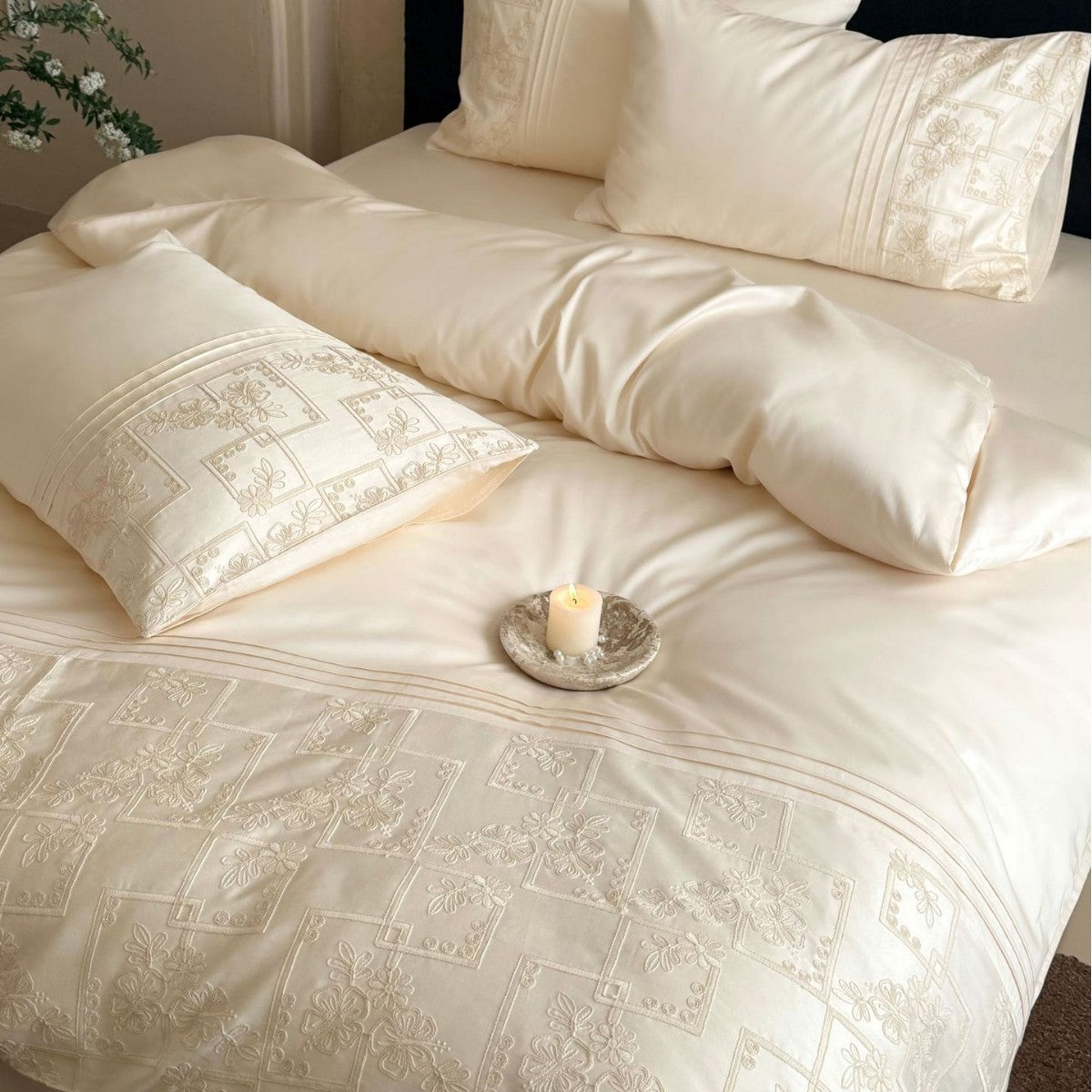Satin bedding set with woven relief patterns and extra fine thread count — product view 2