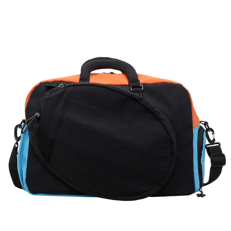 Sporty travel bag with multifunctional carrying options LoungeYard — product view 5