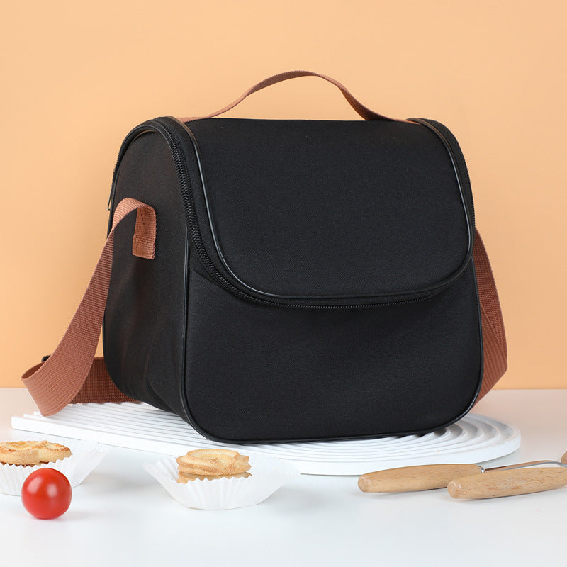 Insulated Picnic Bag with Practical Carrying Strap LoungeYard — product view 6
