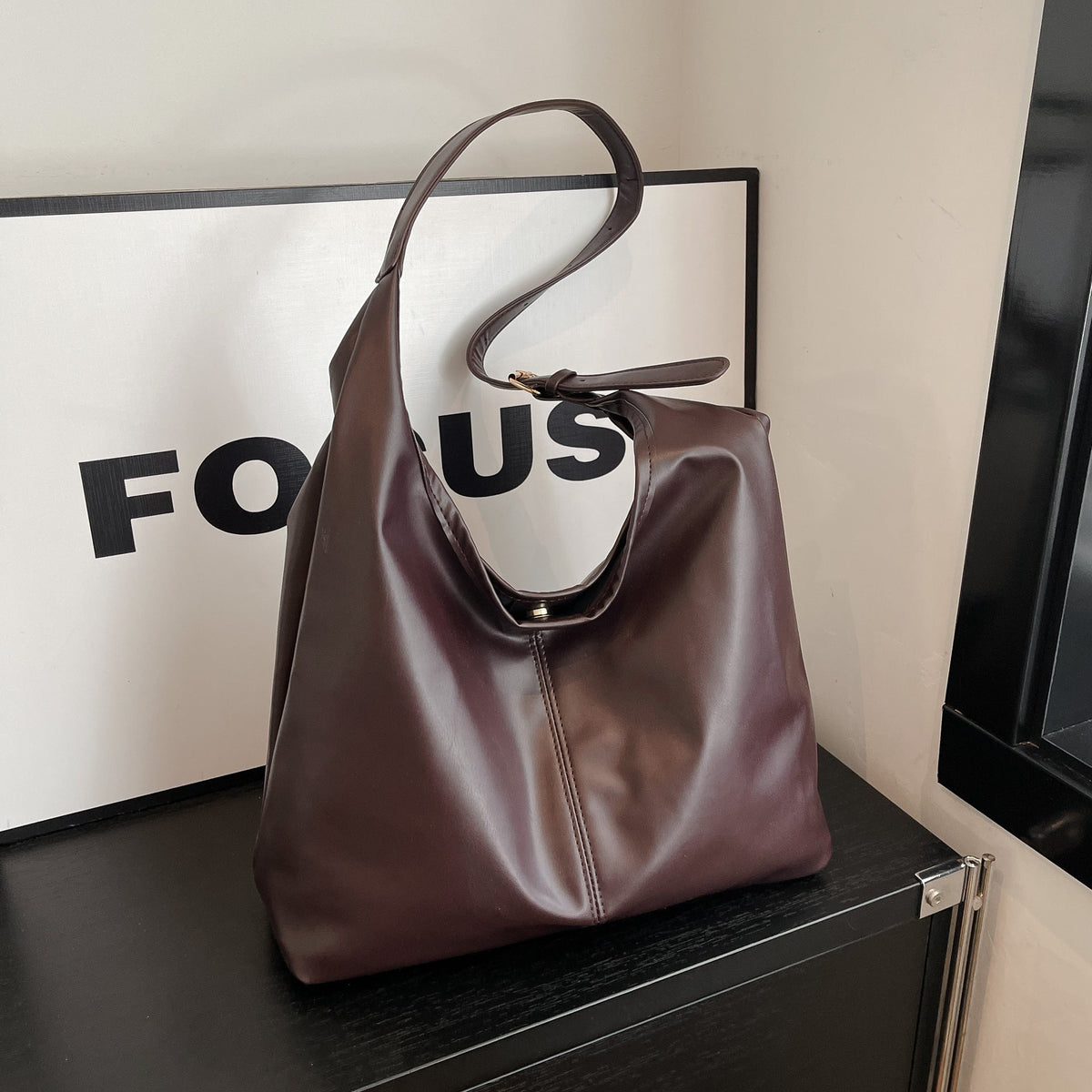 Elegant Leather Tote — product view 6