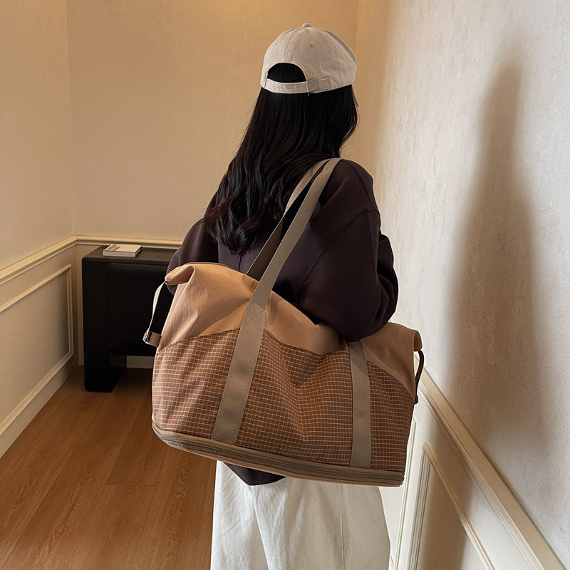 Stylish Multi-Purpose Weekend Bag LoungeYard — product view 2