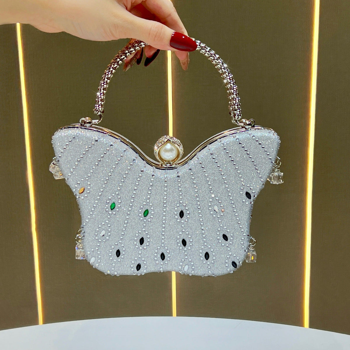 Butterfly-Shaped Decorative Evening Handbag — product view 2