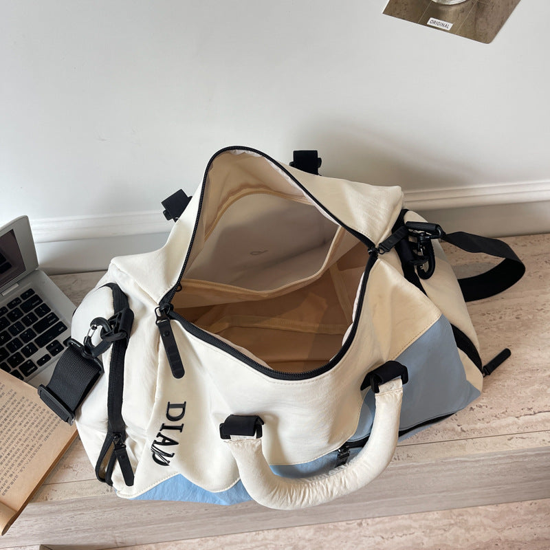 Sporty travel bag with various compartments and durable material LoungeYard — product view 3