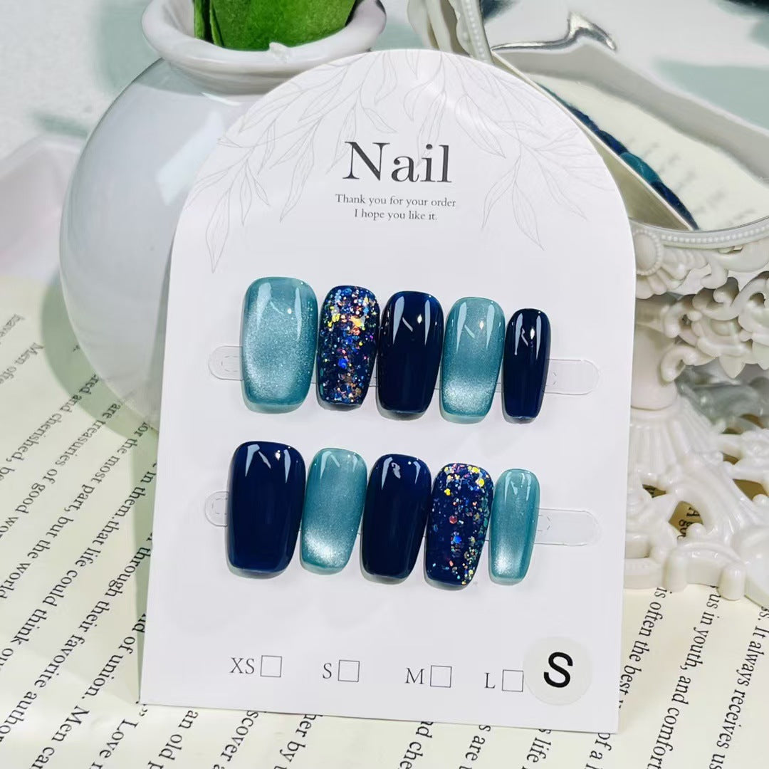 Glamorous Glossy Light-Reflecting Press-On Nail Set — product view 4