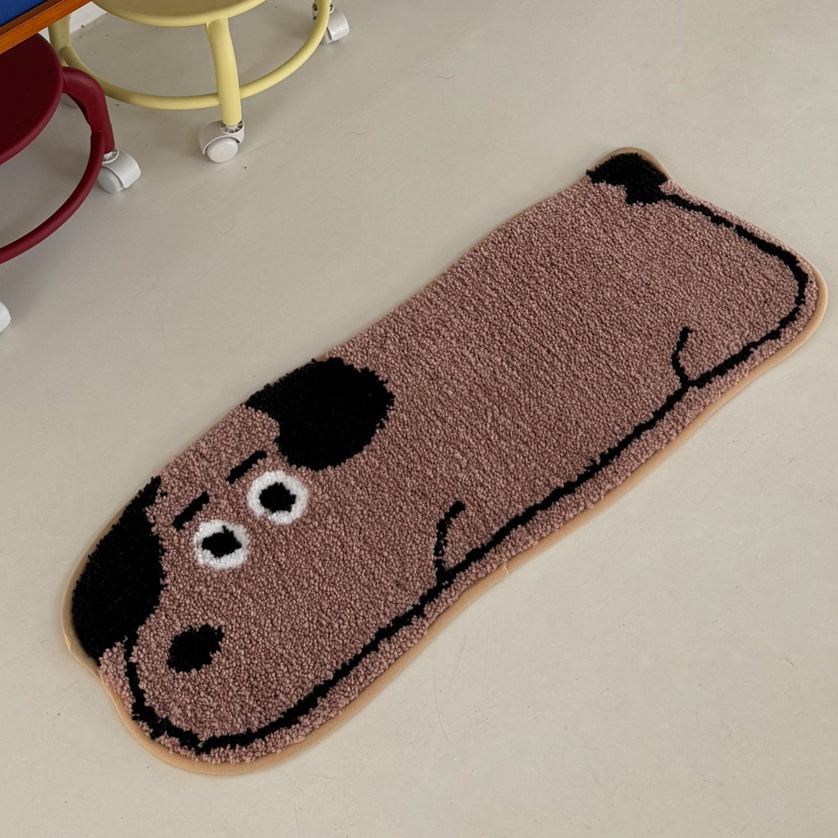 Playful Dog-Themed Bath Mat Bowlift — product view 1