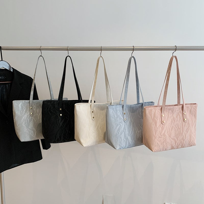 Versatile Everyday Tote Bag LoungeYard — product view 4