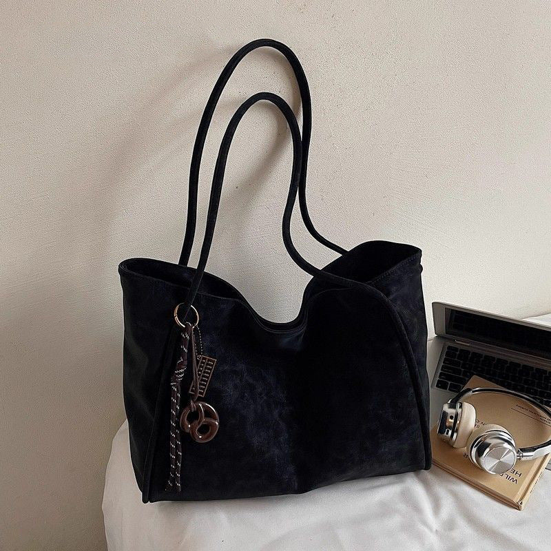 Spacious Everyday Tote LoungeYard — product view 1
