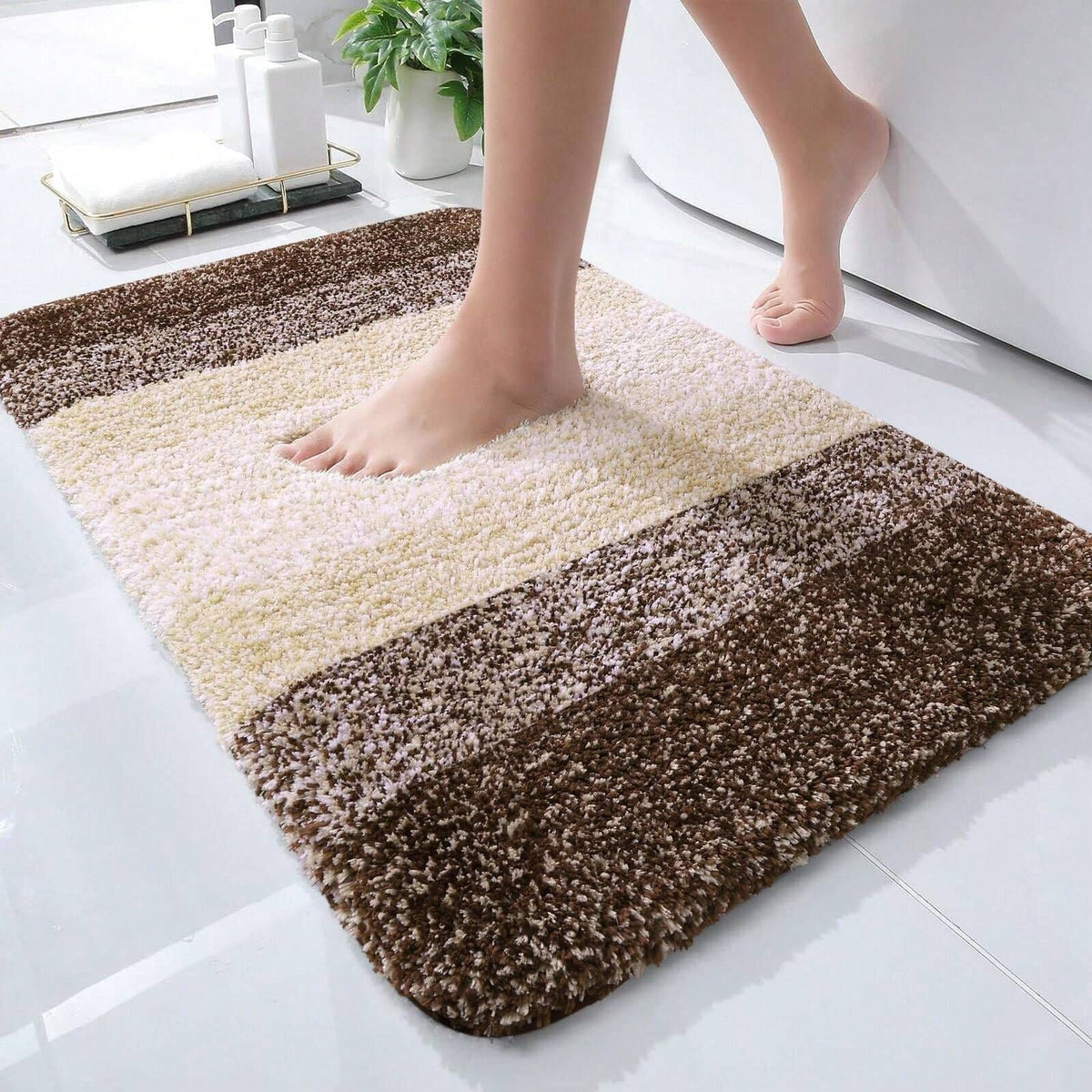 Plush Ultra-Soft Bath Mat LoungeYard — product view 4