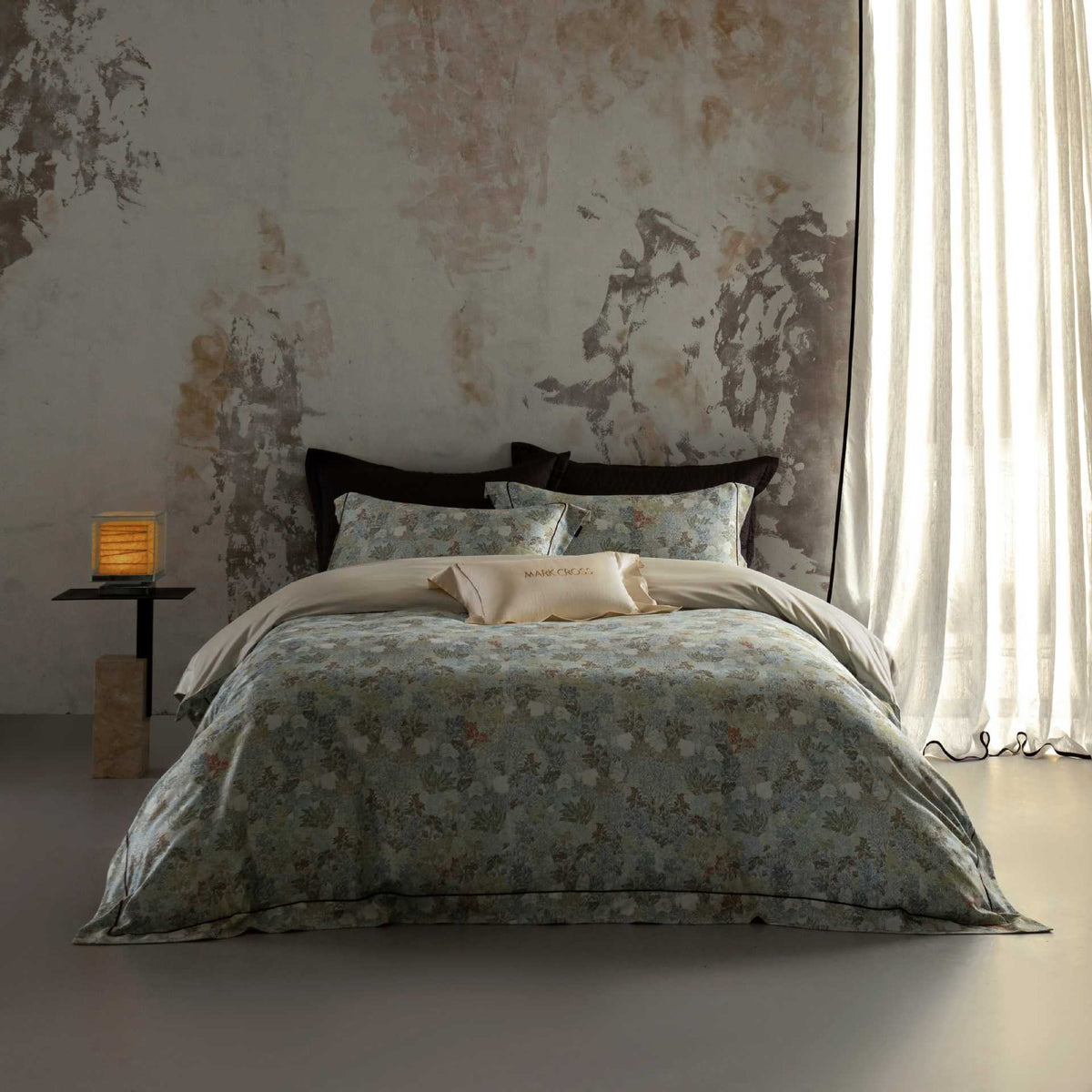 Bed linen set with subtle leaf and feather jacquard made of cotton percale — product view 7