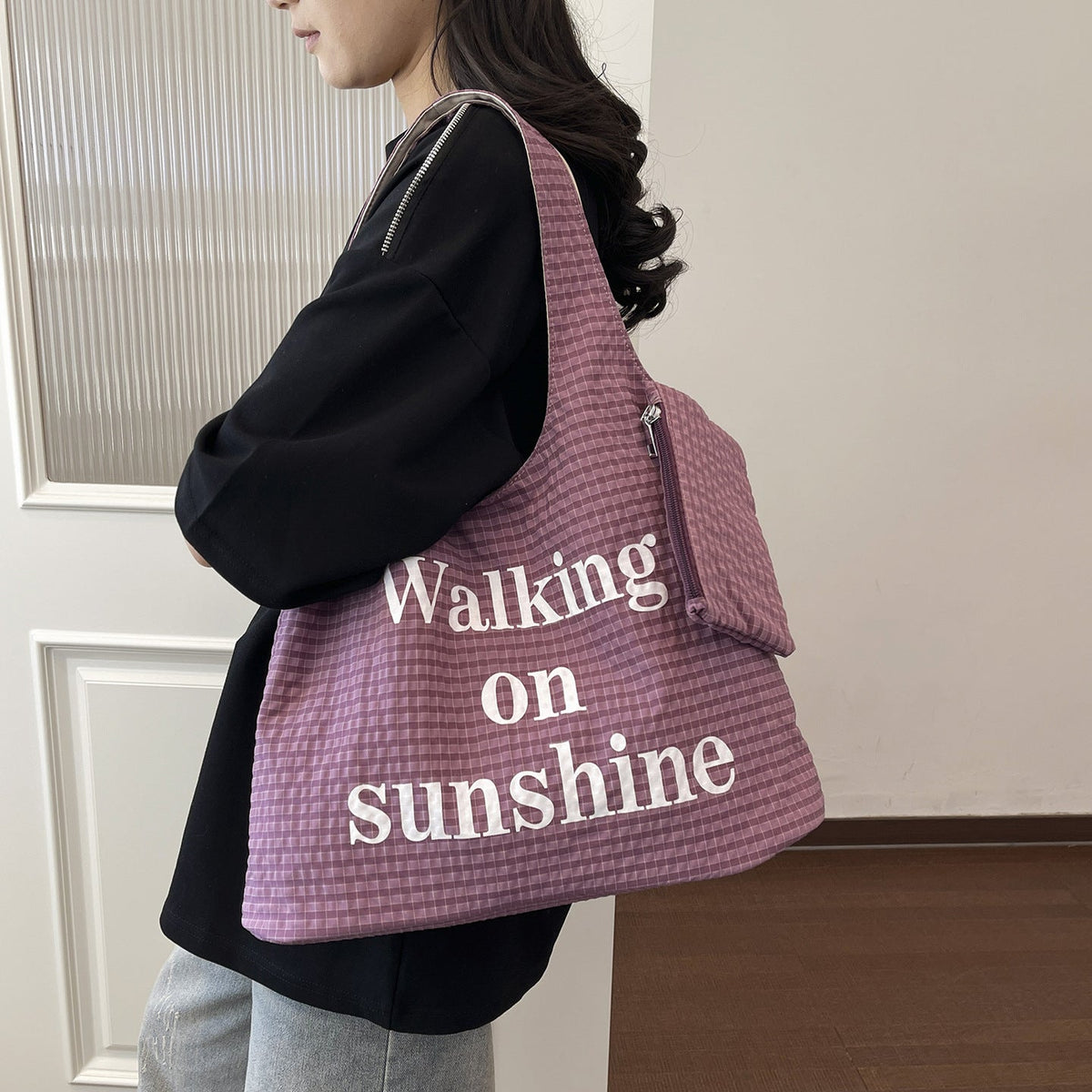 Large Capacity Lightweight Shoulder Bag — product view 4