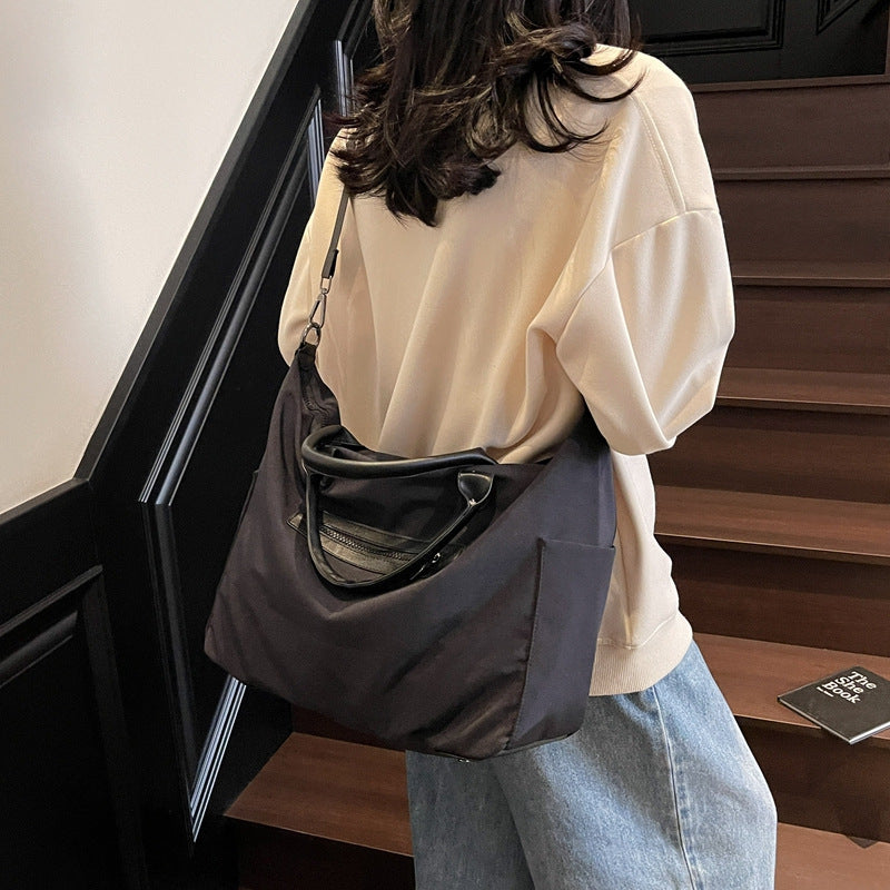 Sporty Tote Bag With Versatile Functions LoungeYard — product view 3