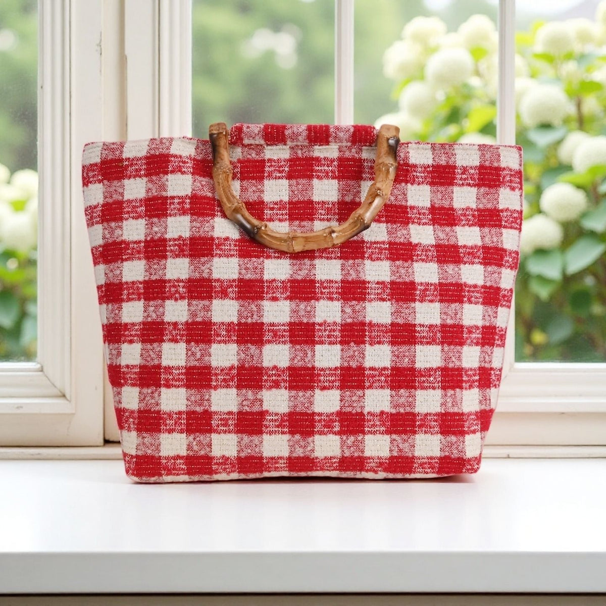 Stylish picnic bag with bamboo handles LoungeYard — product view 2