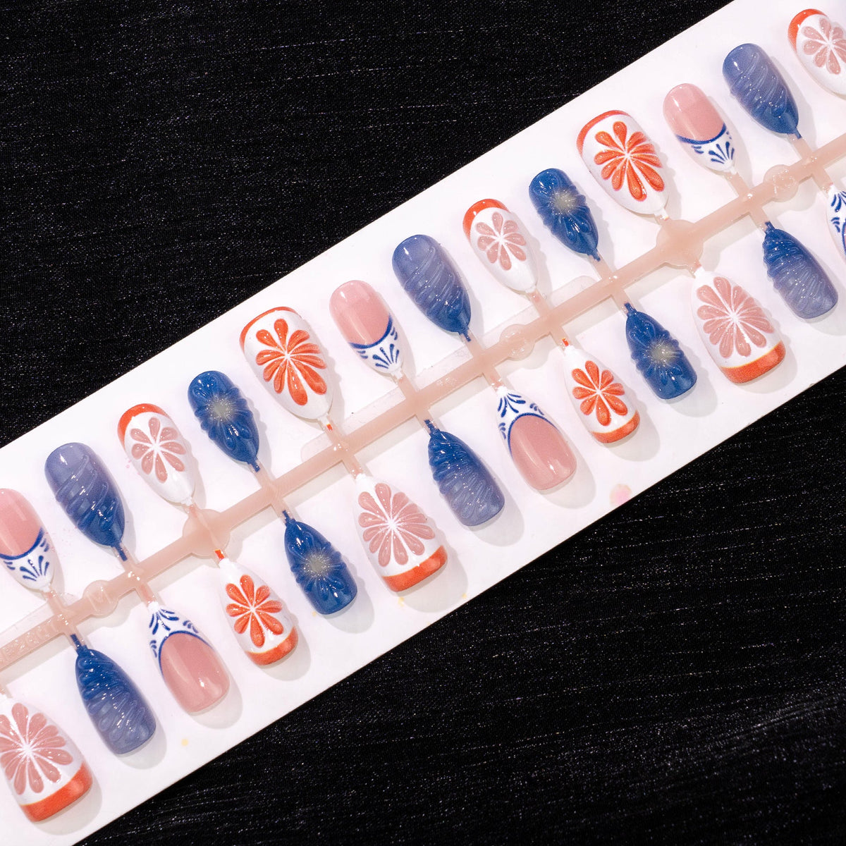 Creative Floral Press-On Nail Set — product view 4