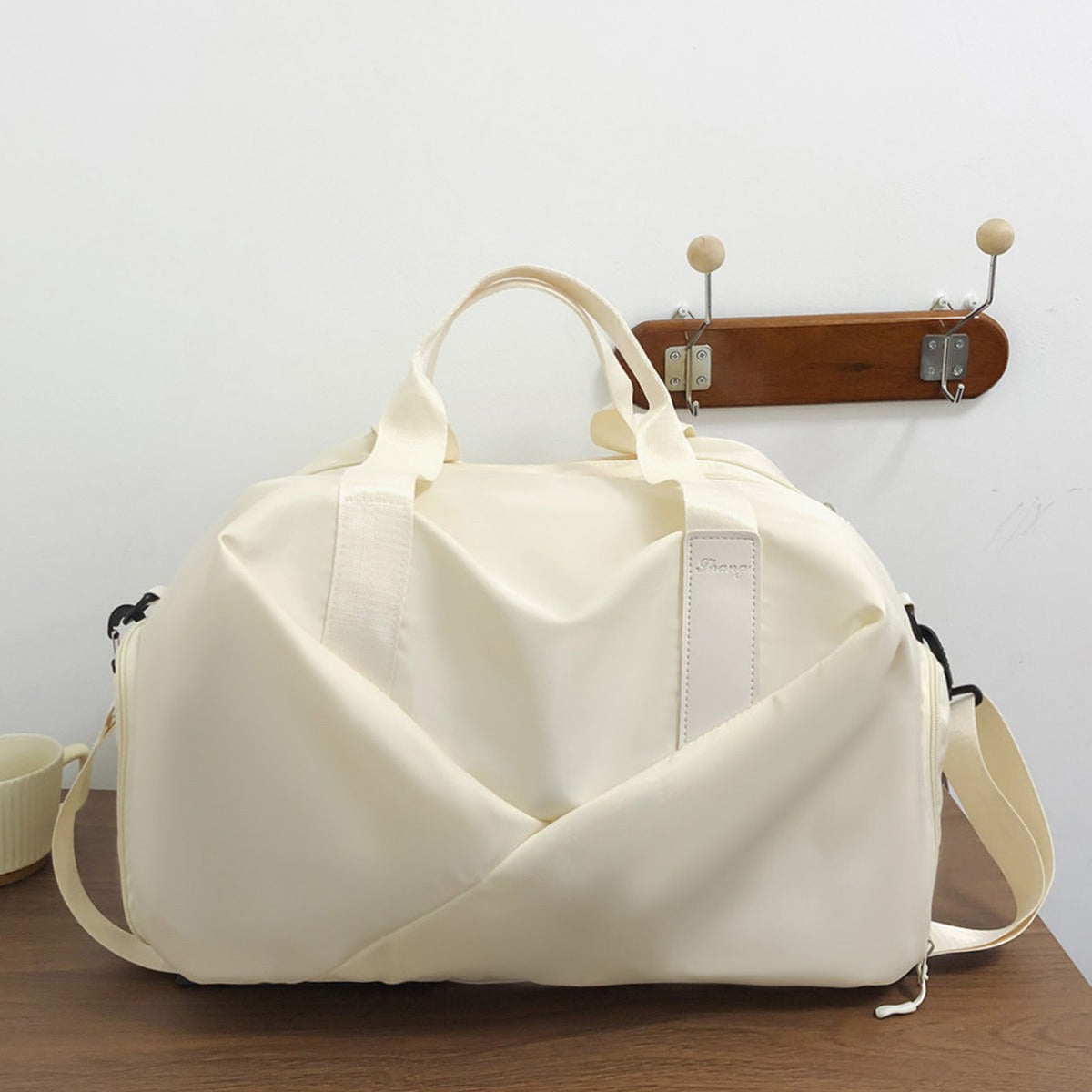 sporty travel bag with intelligent compartment design and adjustable shoulder strap LoungeYard — product view 1