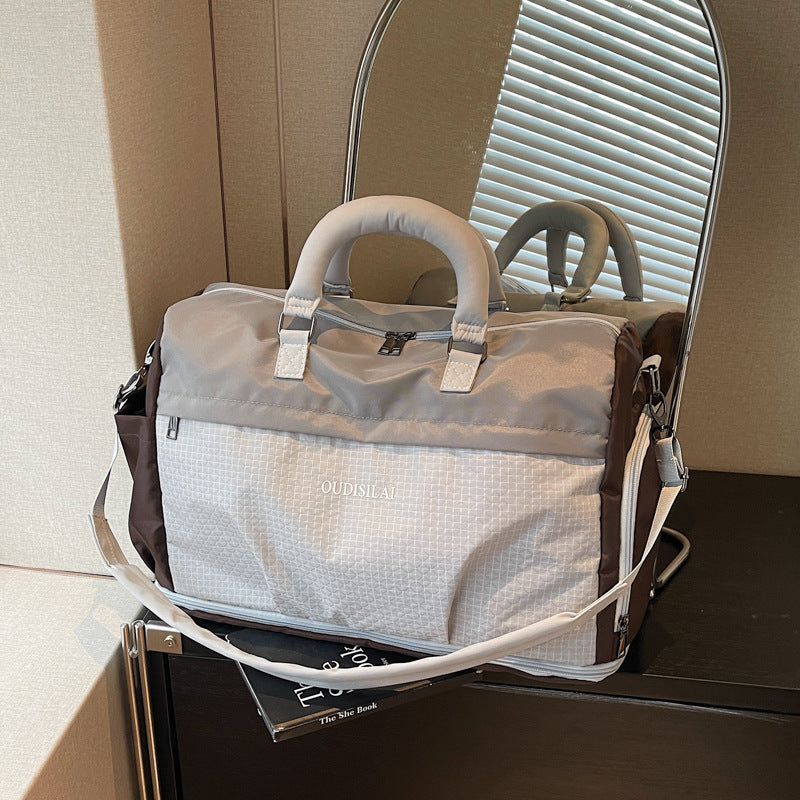Ladies tote bag with durable materials and removable shoulder strap LoungeYard — product view 6