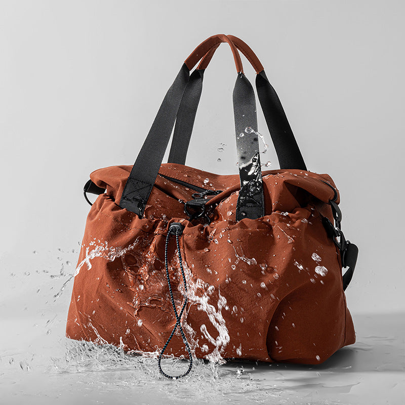 Practical sports and travel bag LoungeYard — product view 1