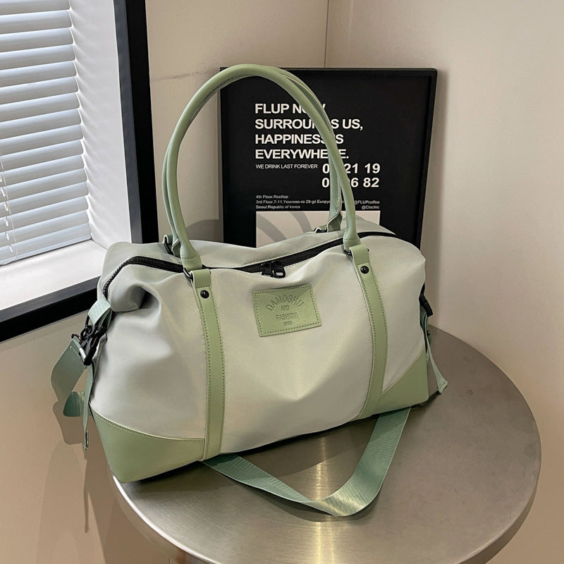 Sporty travel bag with comfortable compartments LoungeYard — product view 1