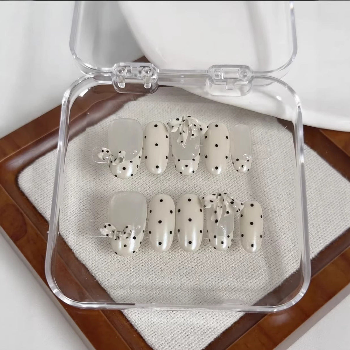 Polka Dot Themed Press-On Nail Set — product view 4