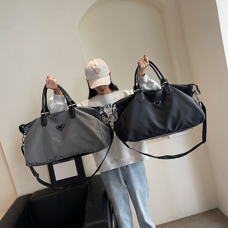Practical sports and travel bag with versatile compartments LoungeYard — product view 2