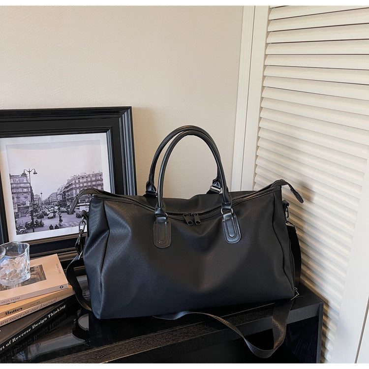Durable travel bag with versatile interior layout LoungeYard — product view 5