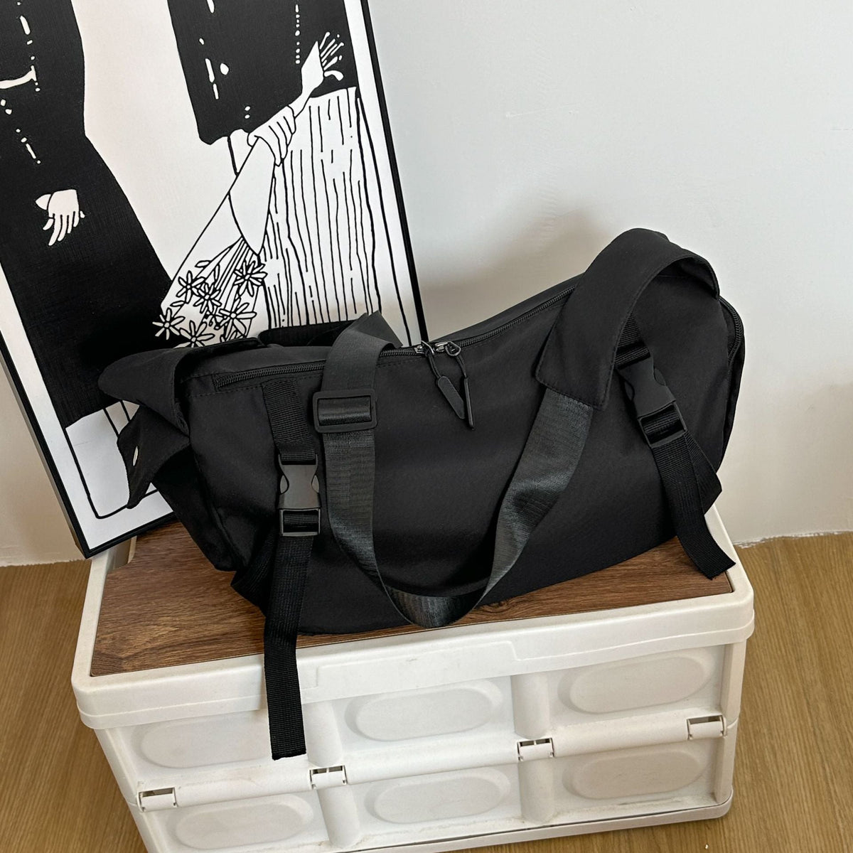 Sporty Multifunctional Tote Bag LoungeYard — product view 1