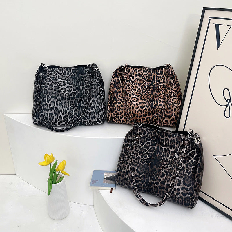WoPremium Animal Print Shoulder Bag LoungeYard — product view 3