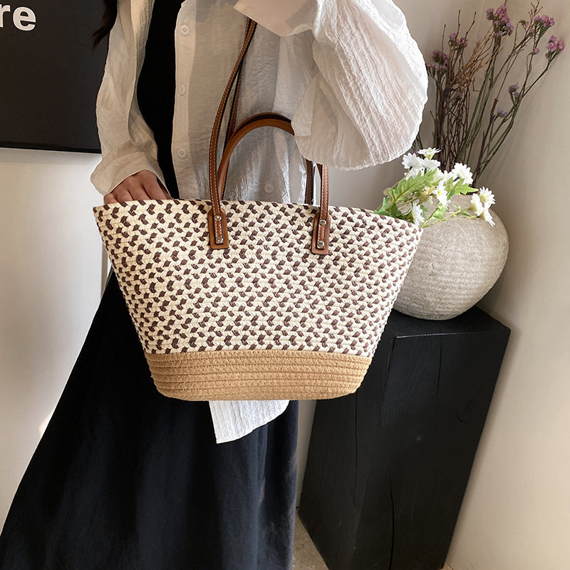 Lifestyle Handbag LoungeYard — product view 2