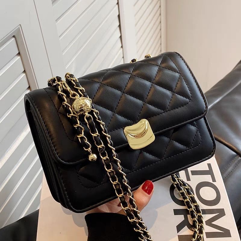 Quilted Chain-Detail Crossbody Handbag LoungeYard — product view 6