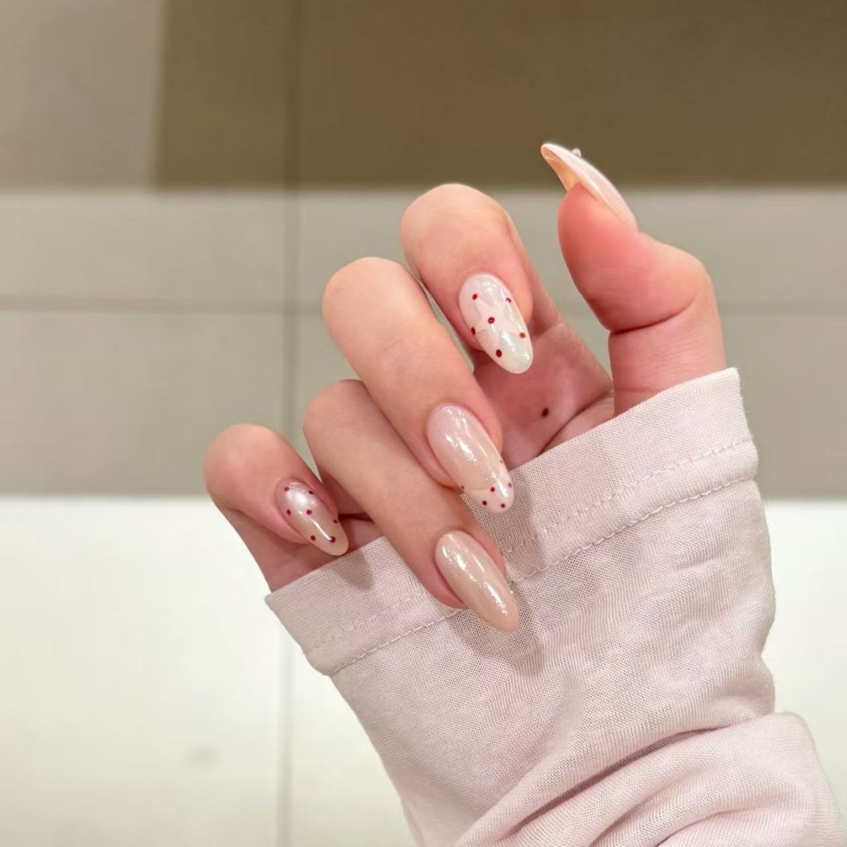 Artistic Press-On Nail Set — product view 1