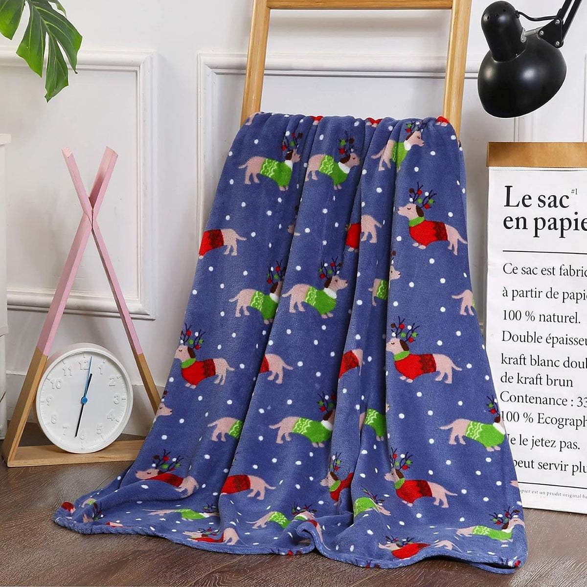 Festive Holiday-Themed Plush Throw Blanket — product view 6