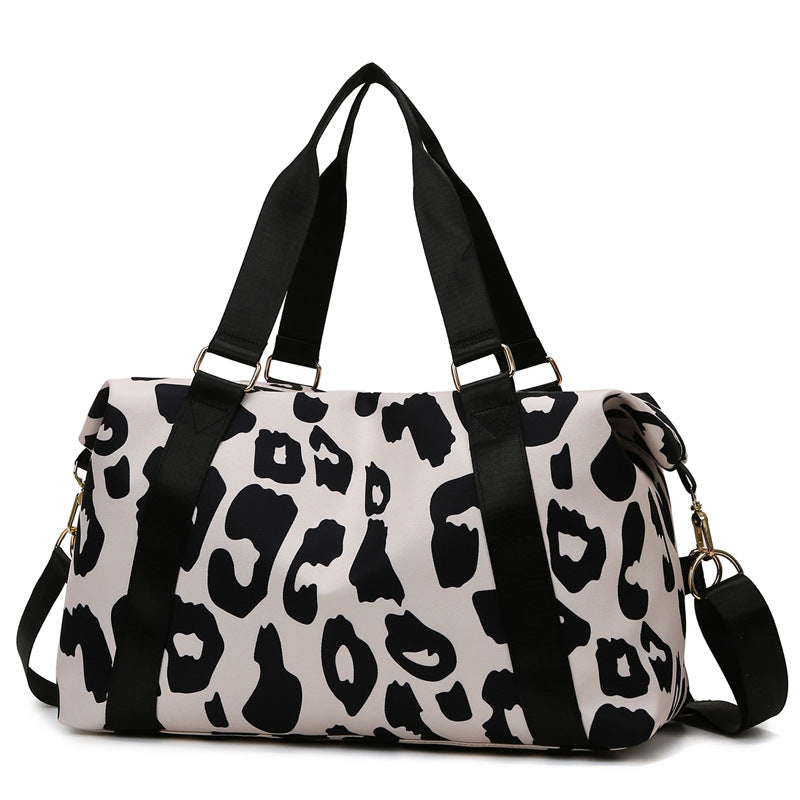 Sporty travel bag with modern leopard pattern LoungeYard — product view 5