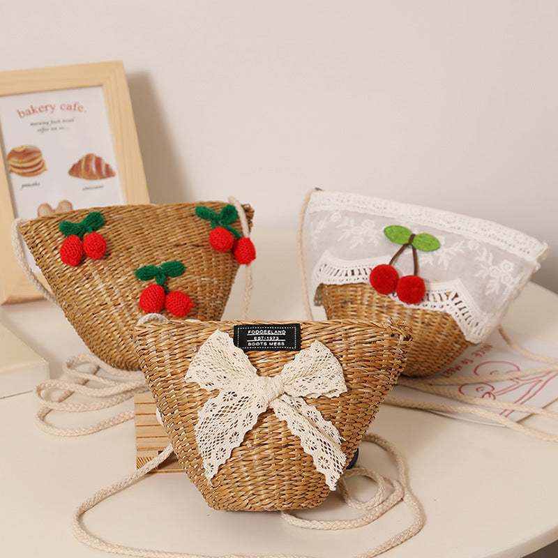 Playful straw shoulder bag with floral accents LoungeYard — product view 2