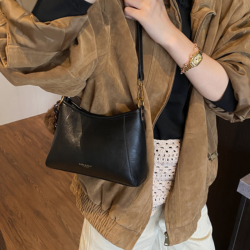 Chic Minimalist Shoulder Bag LoungeYard — product view 2