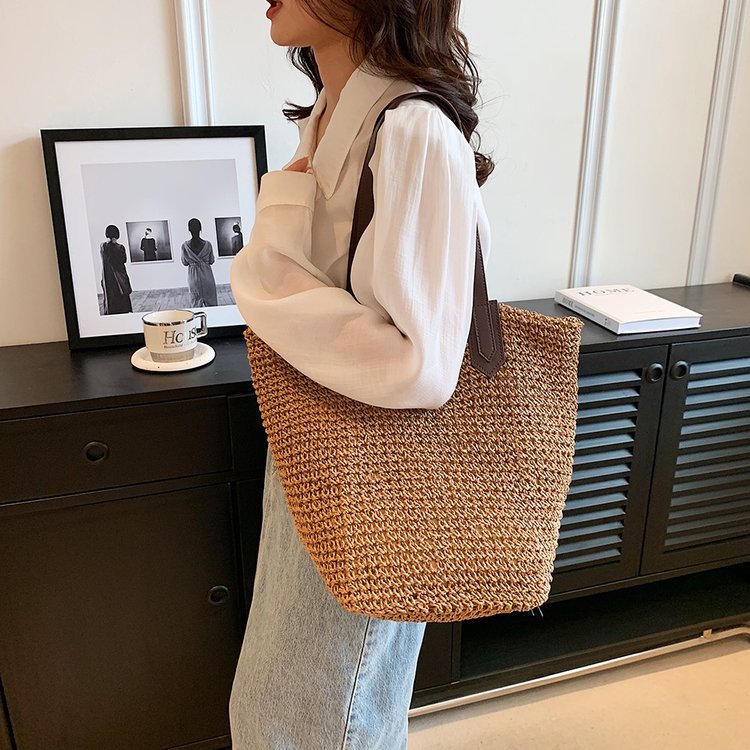 Braided shopping bag with leather handles LoungeYard — product view 1