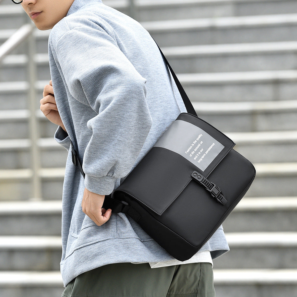 Fashionable Messenger Bag LoungeYard — product view 2
