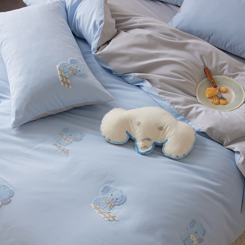 Cute embroidered bedding set with dog appliqués and reversible function — product view 3