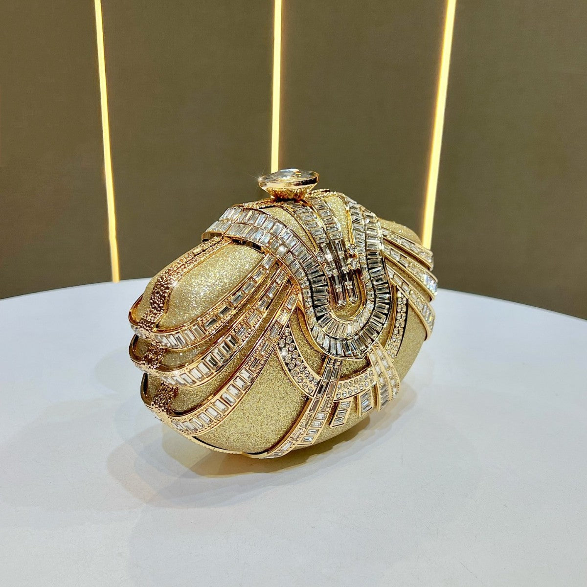 Glamorous Decorative Clutch Bag — product view 2