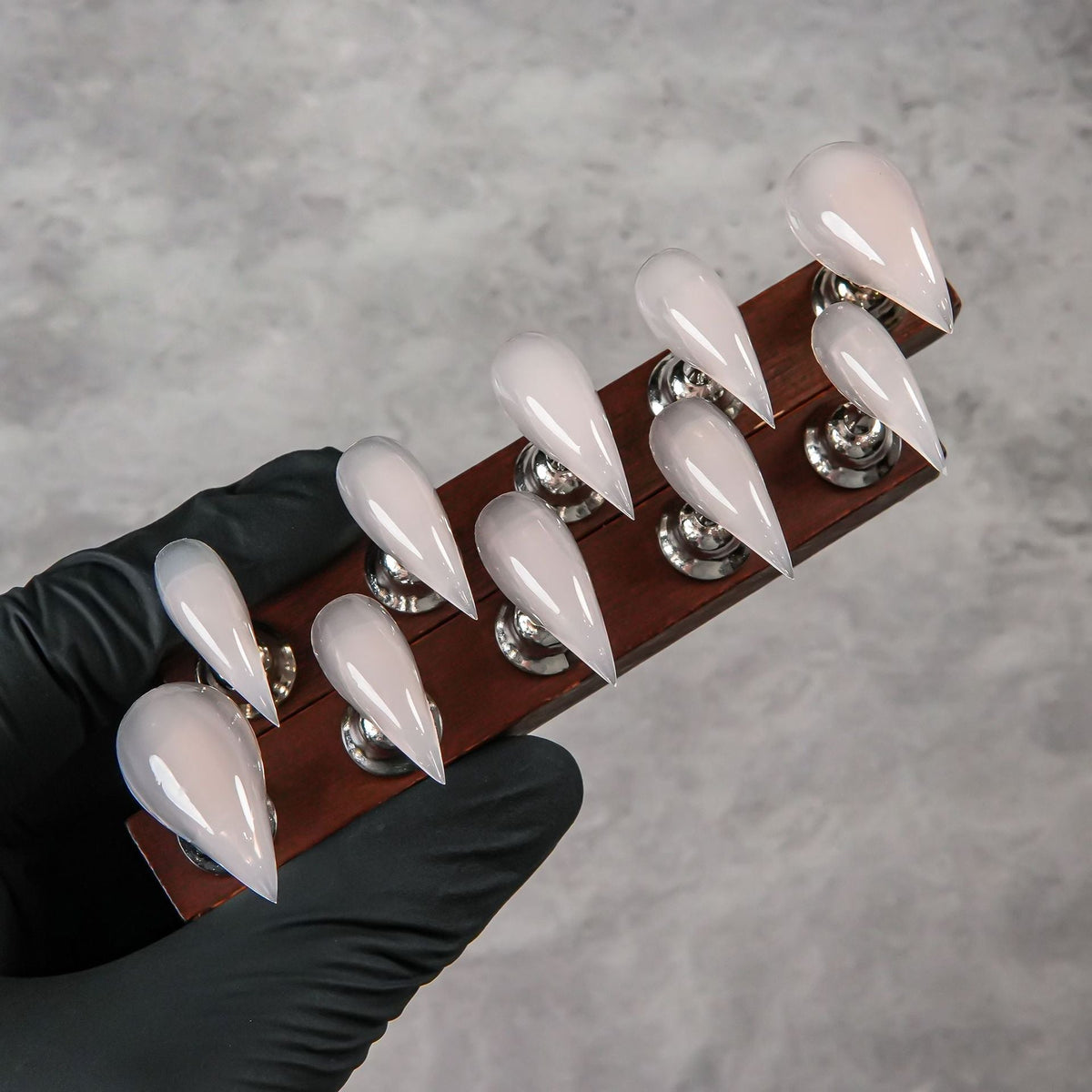 Iconic Press-on Nail Extensions — product view 1