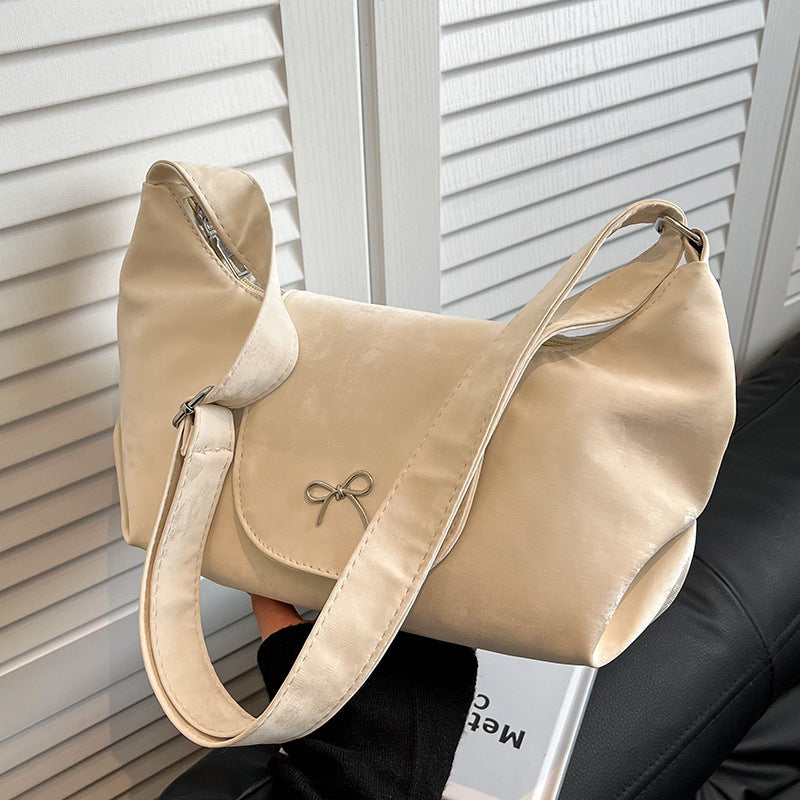 Elegant Velvet Shoulder Bag — product view 2