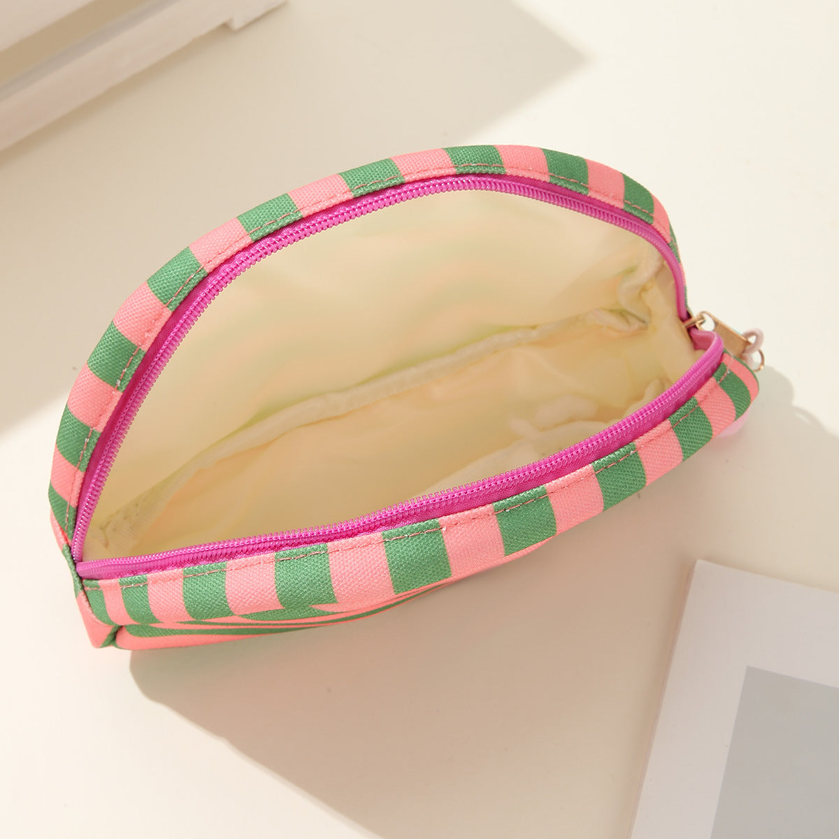Cosmetic Bag LoungeYard — product view 3