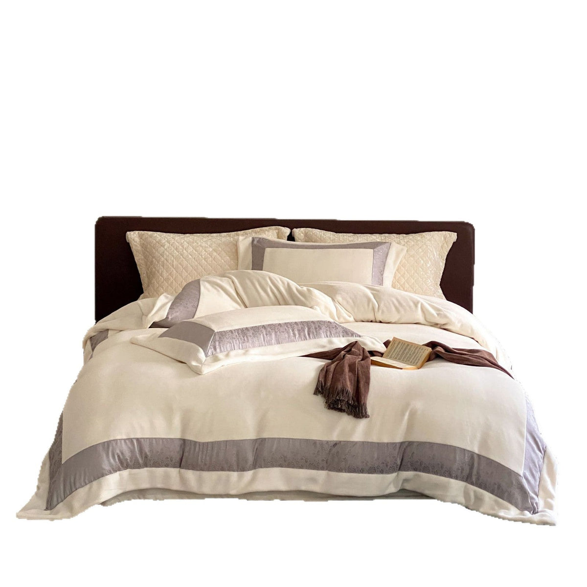 Luxurious cotton satin bedding set with quilted decorative border LoungeYard — product view 5