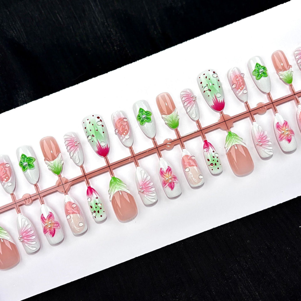 Decorative Floral Artwork Press-On Nail Set — product view 2