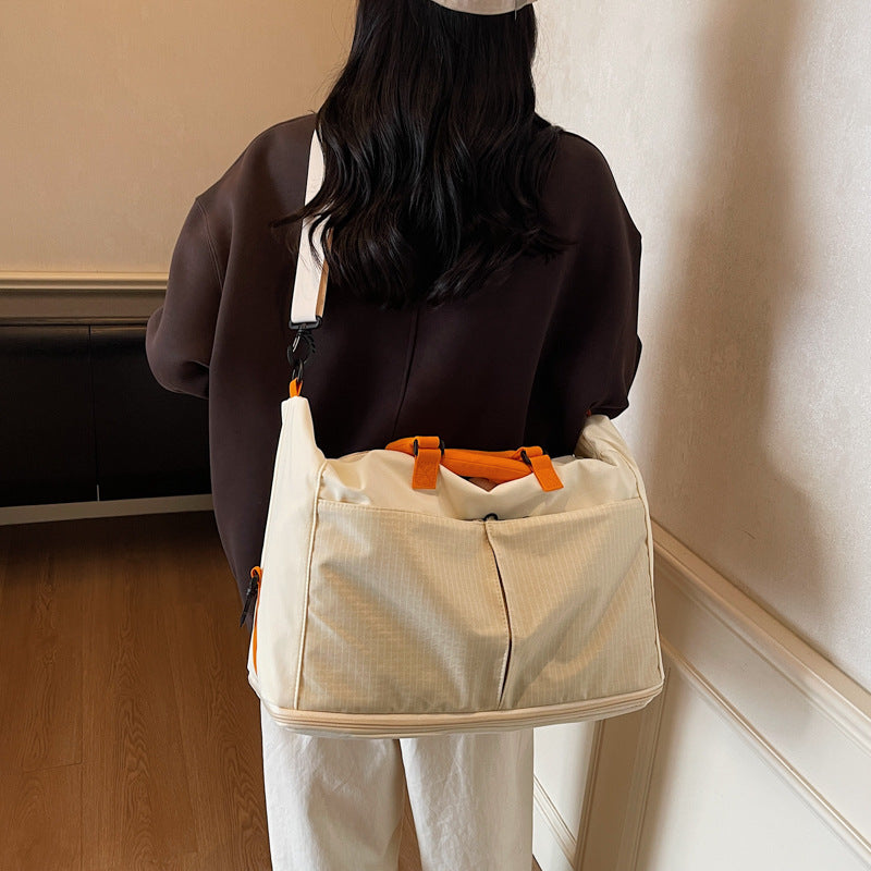 Sporty Travel Bag LoungeYard — product view 4