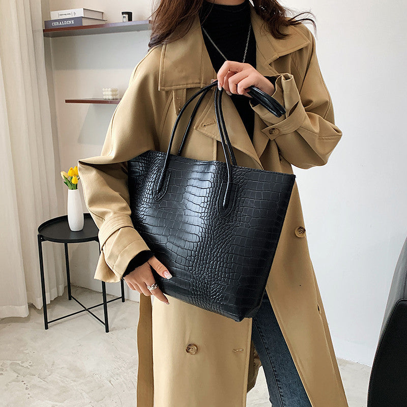 Crocodile-Embossed Tote Bag with Detachable Clutch LoungeYard — product view 4