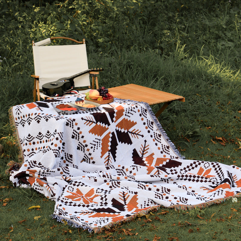 Patterned Throw Blanket LoungeYard — product view 1