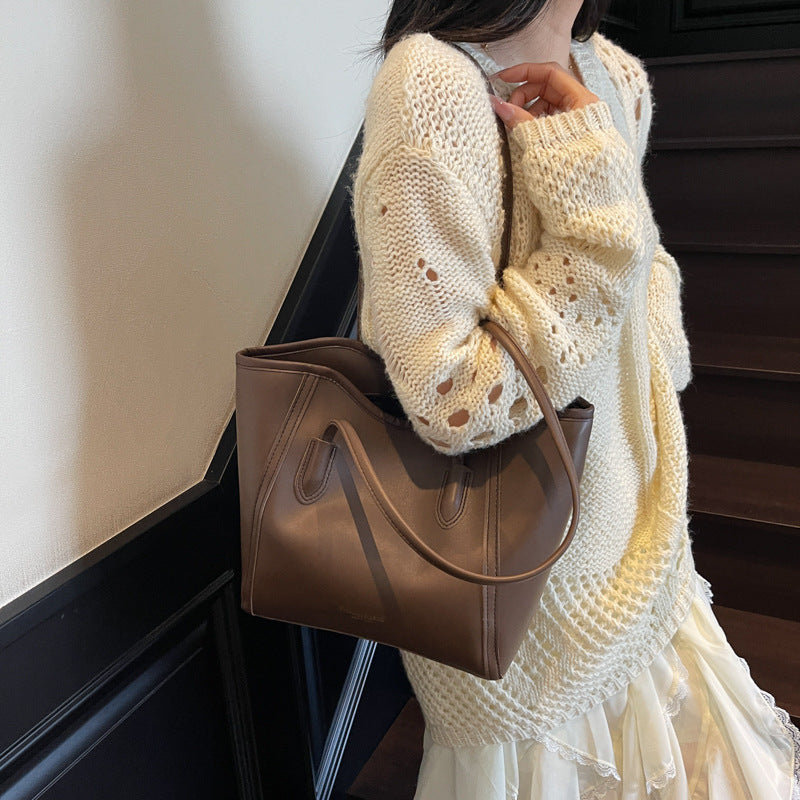 Elegant Versatile Tote Bag LoungeYard — product view 3