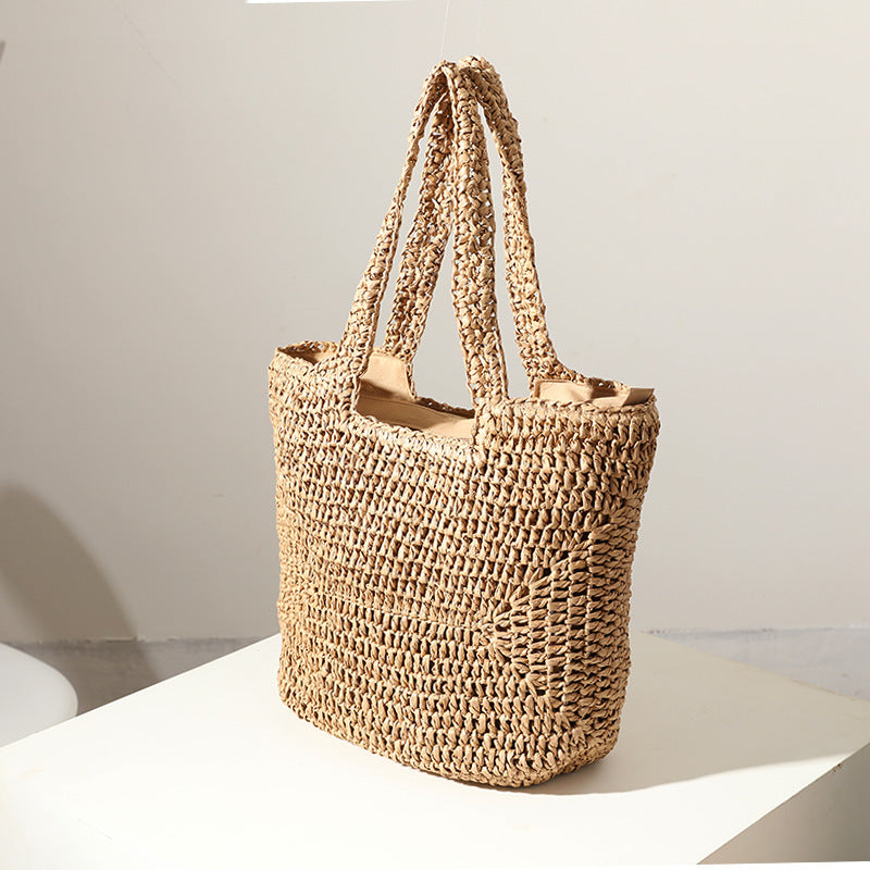Handmade straw bag with comfortable inner bag LoungeYard — product view 4
