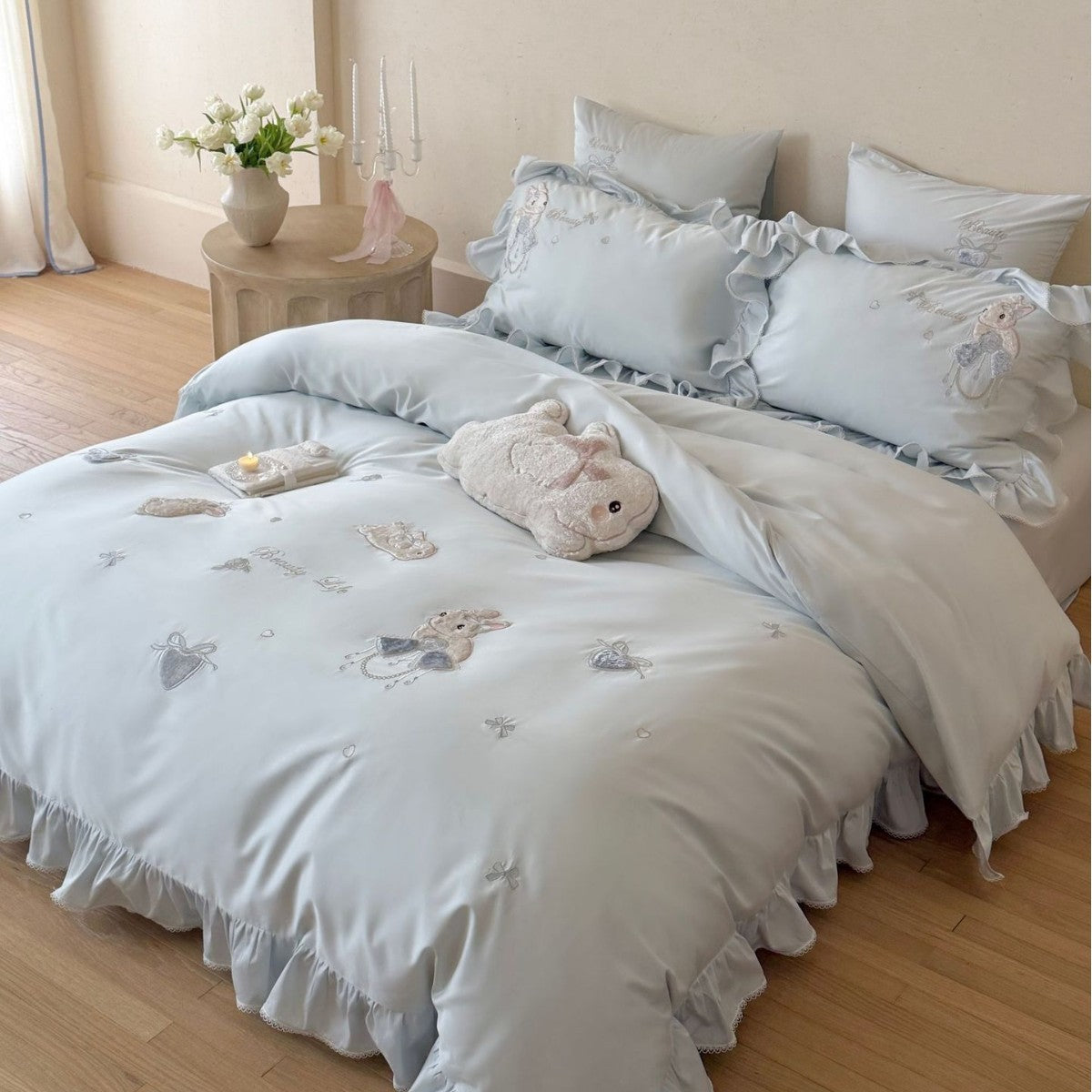 Satin bedding set with ruffles, embroidered bunny appliqués and silky-smooth finish — product view 1